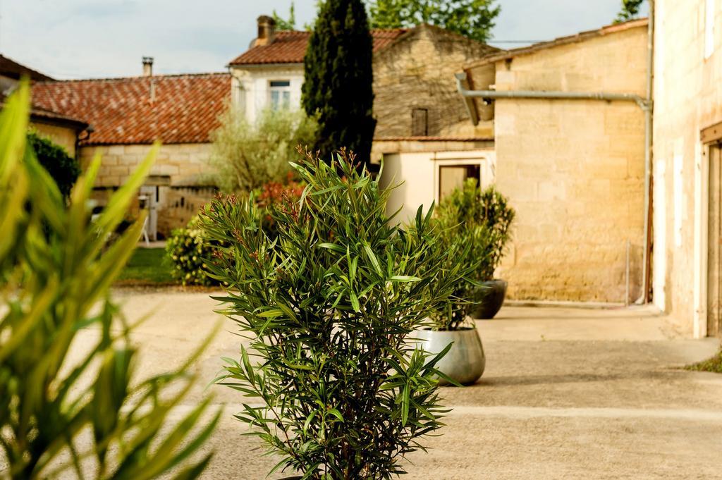Moulon-sur-Dordogne Chateau La Mothe Du Barry מראה חיצוני תמונה