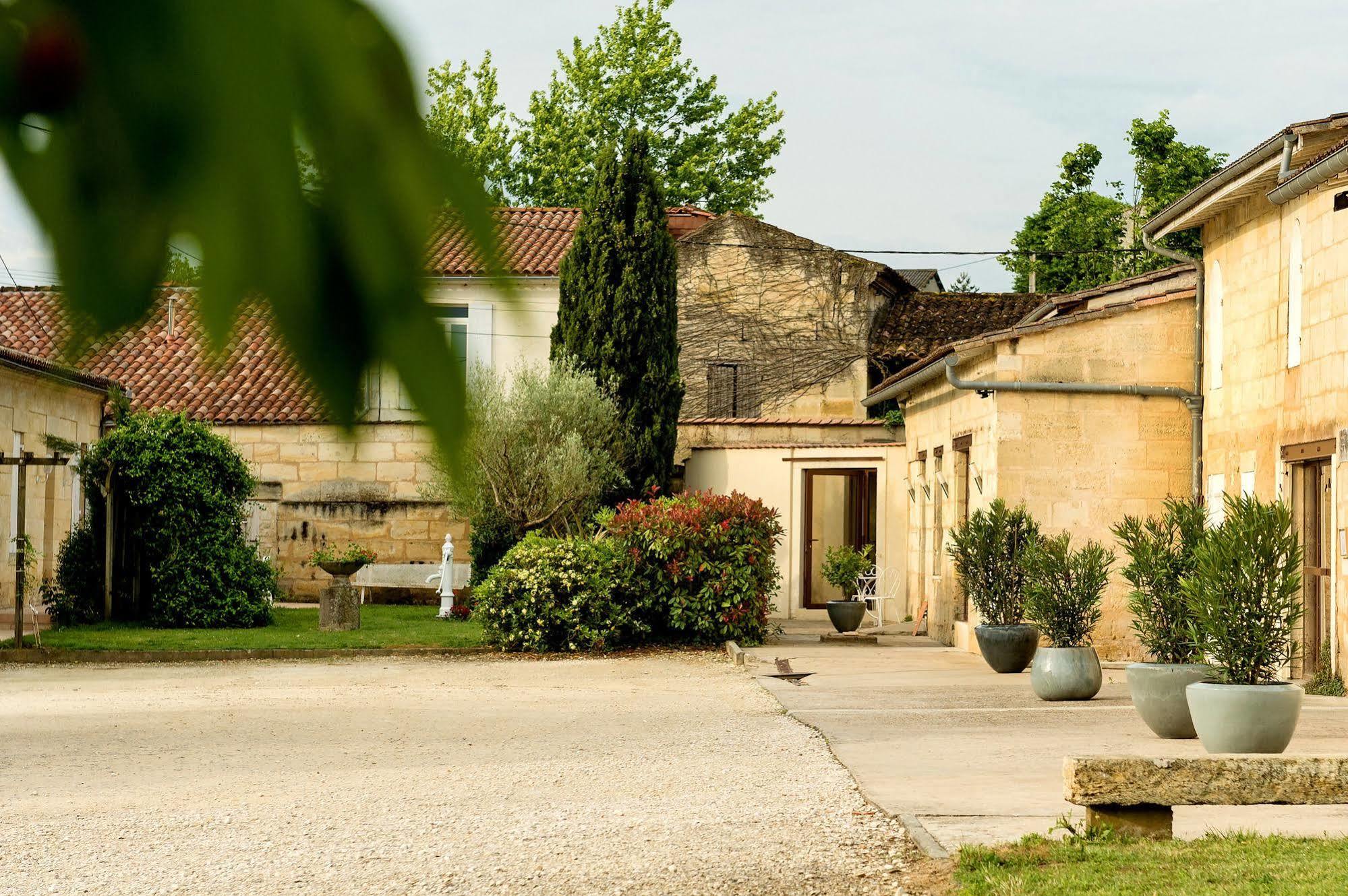 Moulon-sur-Dordogne Chateau La Mothe Du Barry מראה חיצוני תמונה